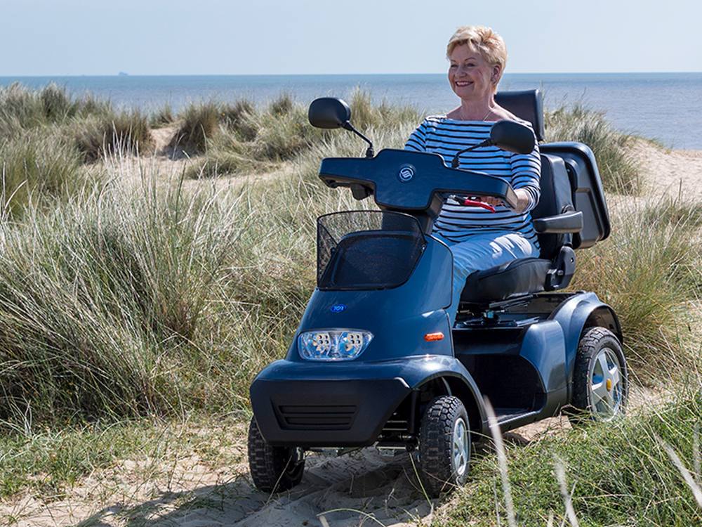 Afiscooter S4 navigating sandy terrain