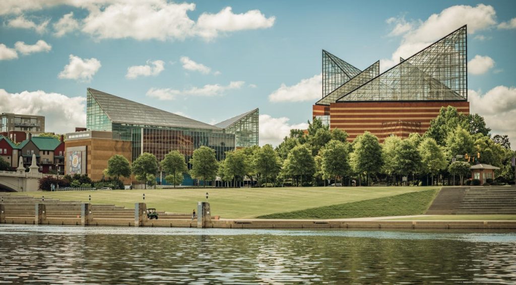 Chattanooga's Riverfront Parkway along the water