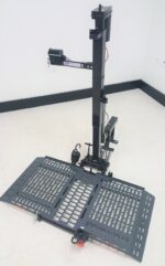 Side angle of the Model 117 steel platform and lift mast
